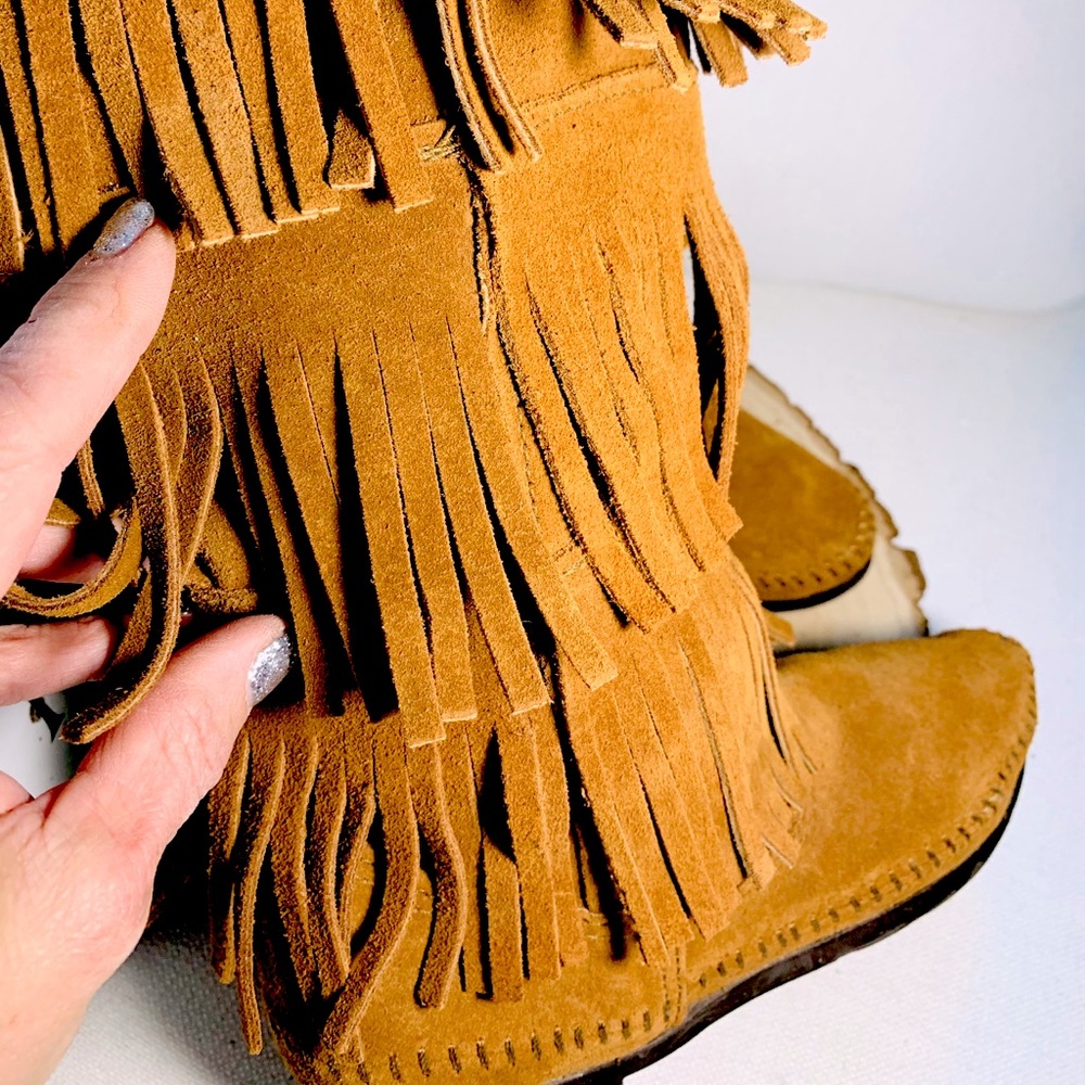 Minnetonka 3 Layer Fringe Suede Boho Sz 6M Boots - Picture 10 of 15